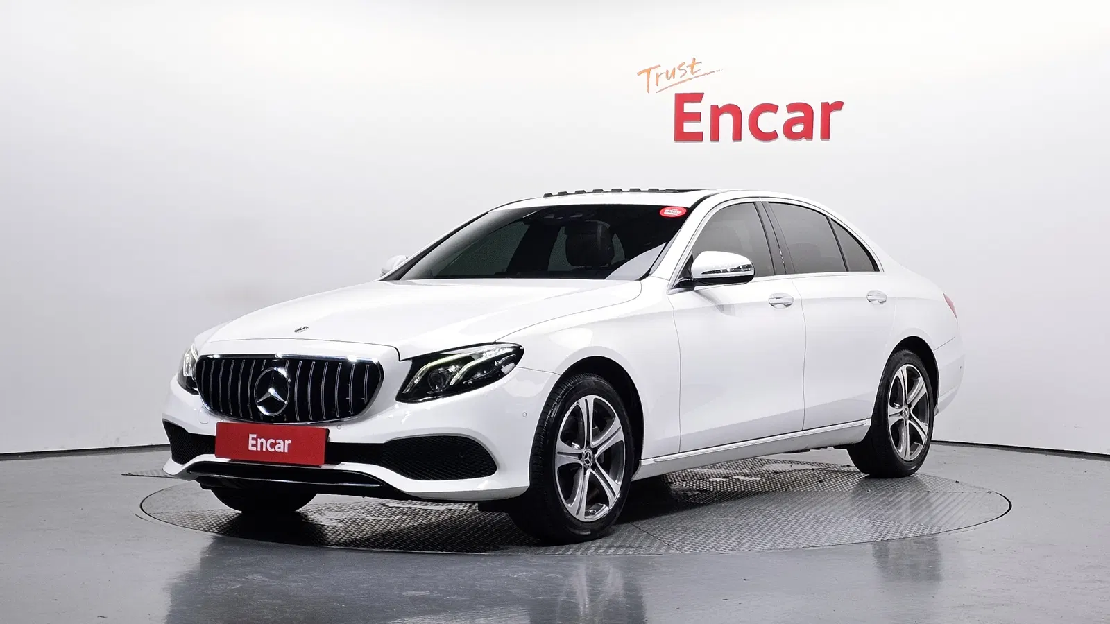 Mercedes-Benz Classe E E220d Avantgarde (W213) 2019 — photo 1 sur 39