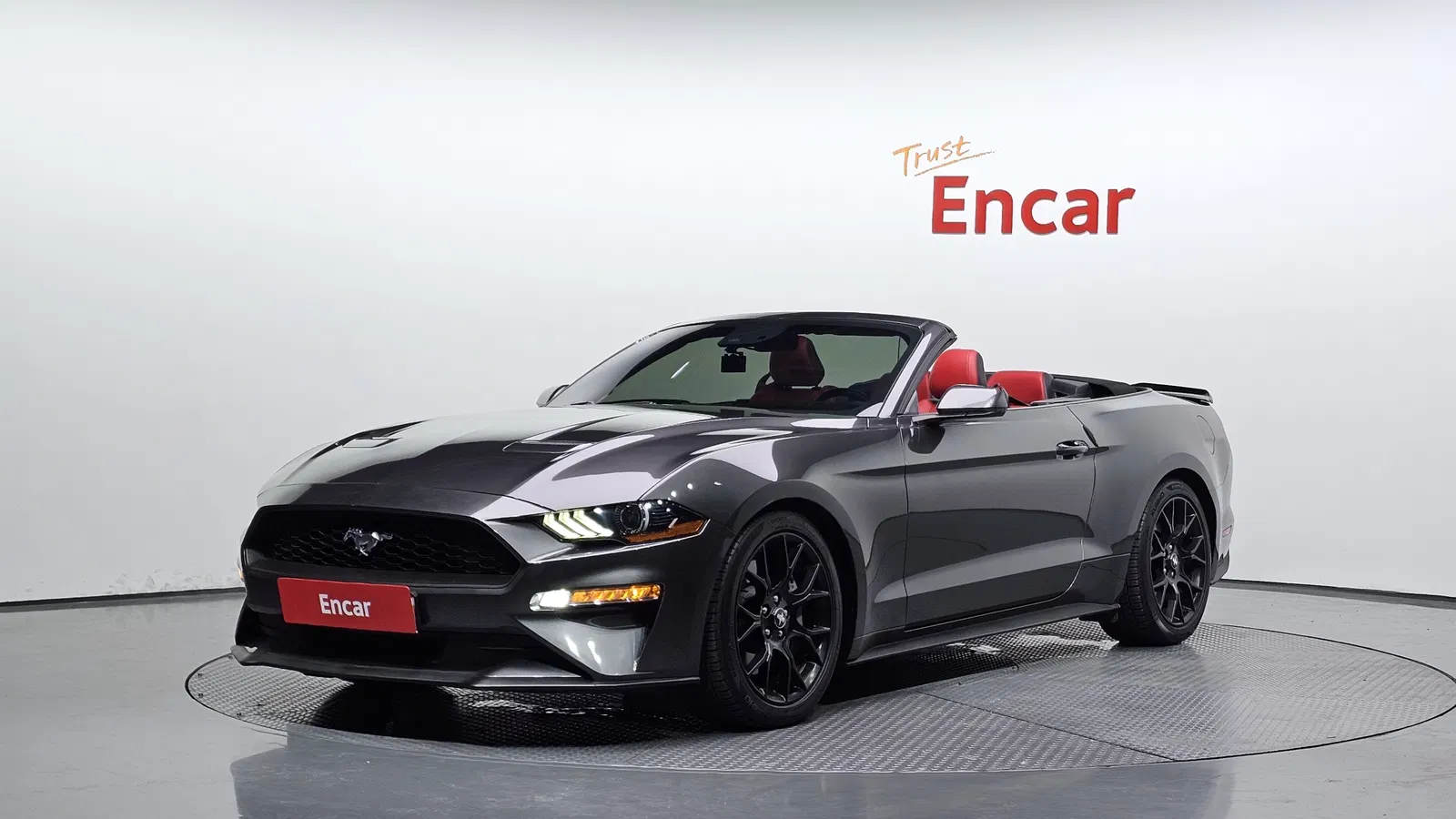 Ford Mustang Convertible 2018 — photo 1 sur 30