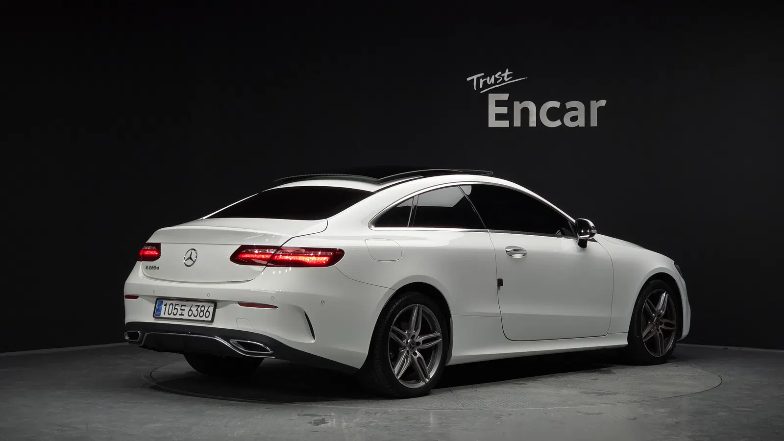 Mercedes-Benz Classe E E220d Coupé (W213) 2019 — photo 1 sur 45