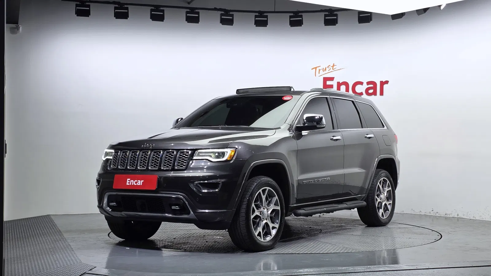 Jeep Grand Cherokee 3.6 Overland 2020 — photo 1 sur 36