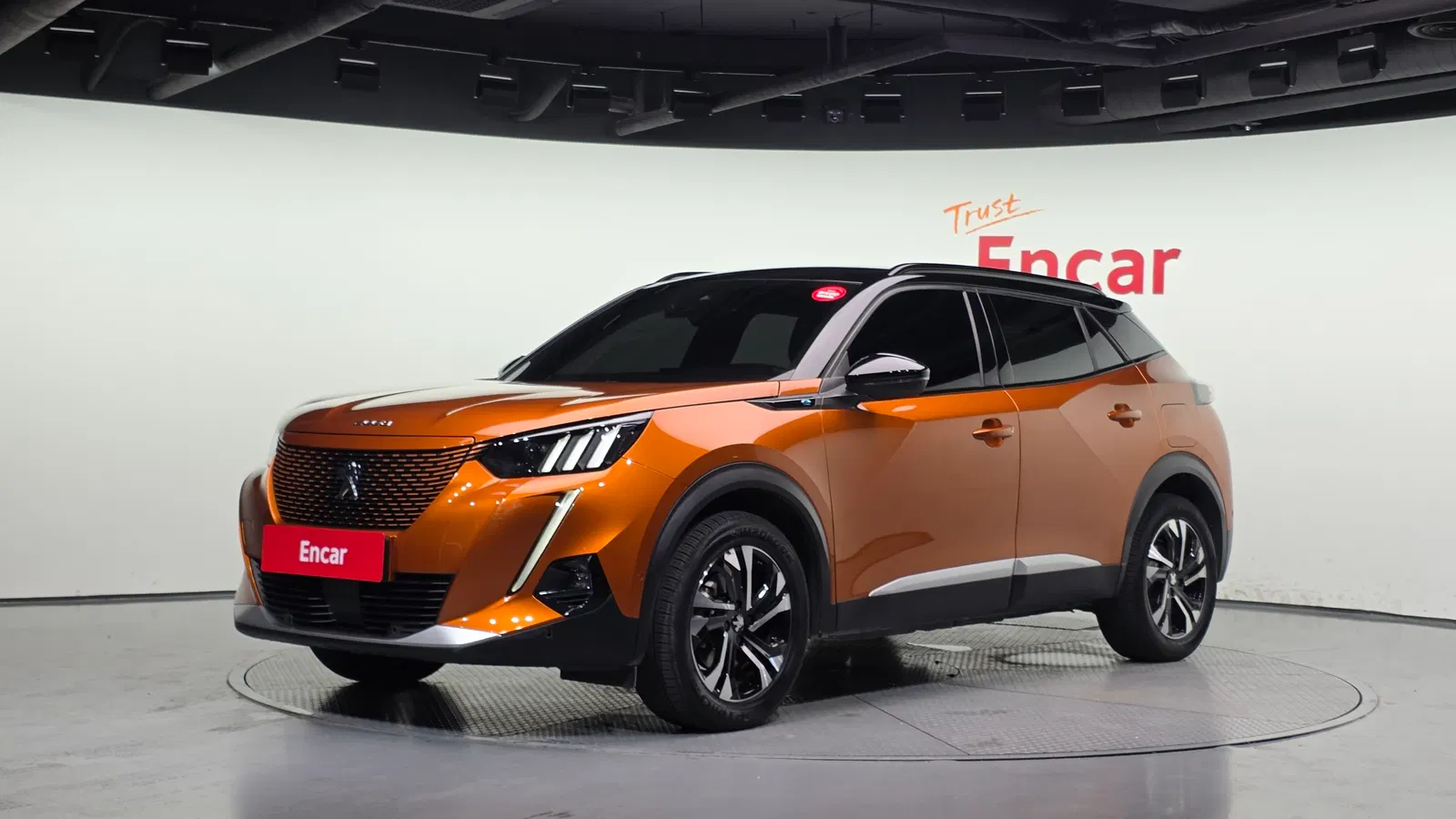 Peugeot e-2008 2e génération EV GT 2022 — photo 1 sur 30