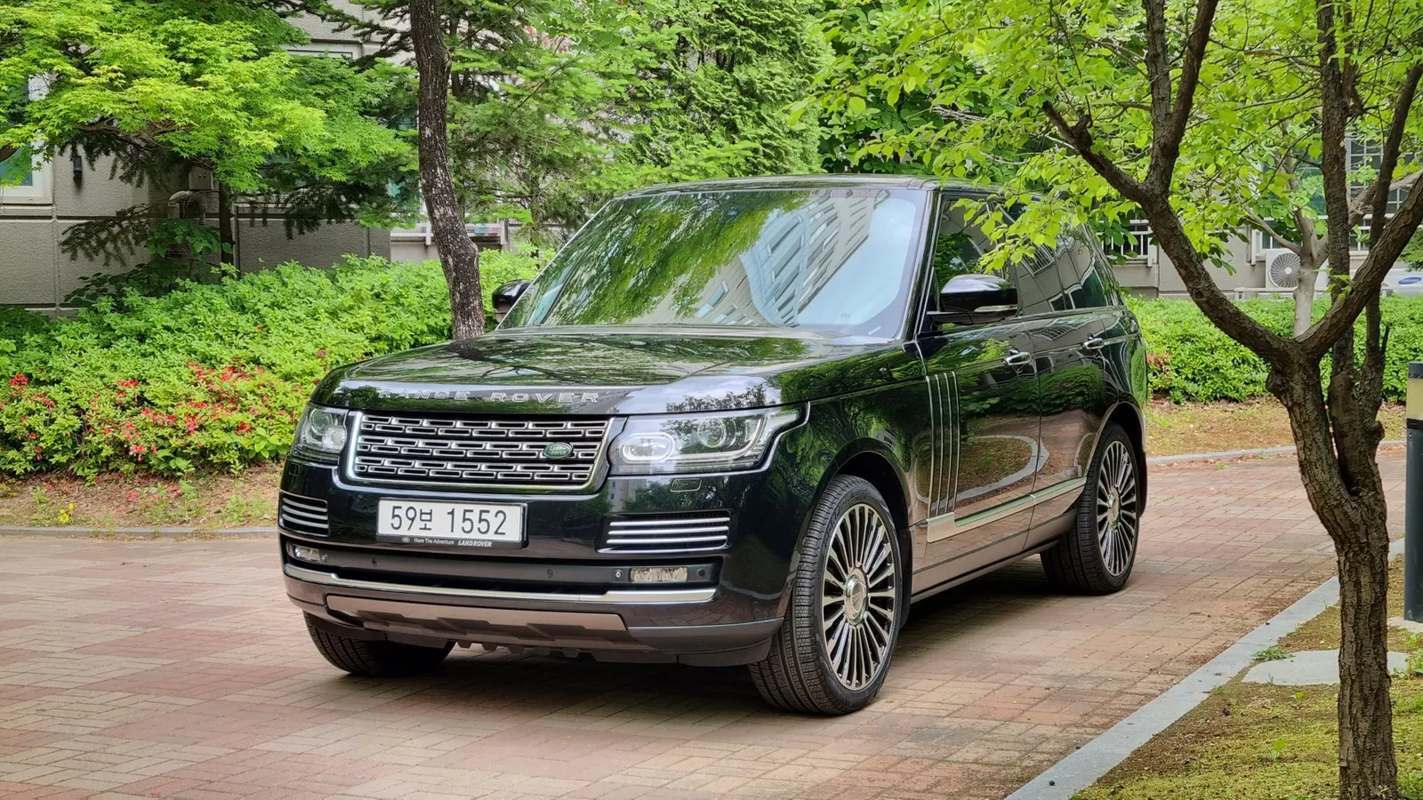 Land Rover Range Rover 4e génération 4.4 SDV8 Vogue SE Diesel 2014 — photo 1 sur 26