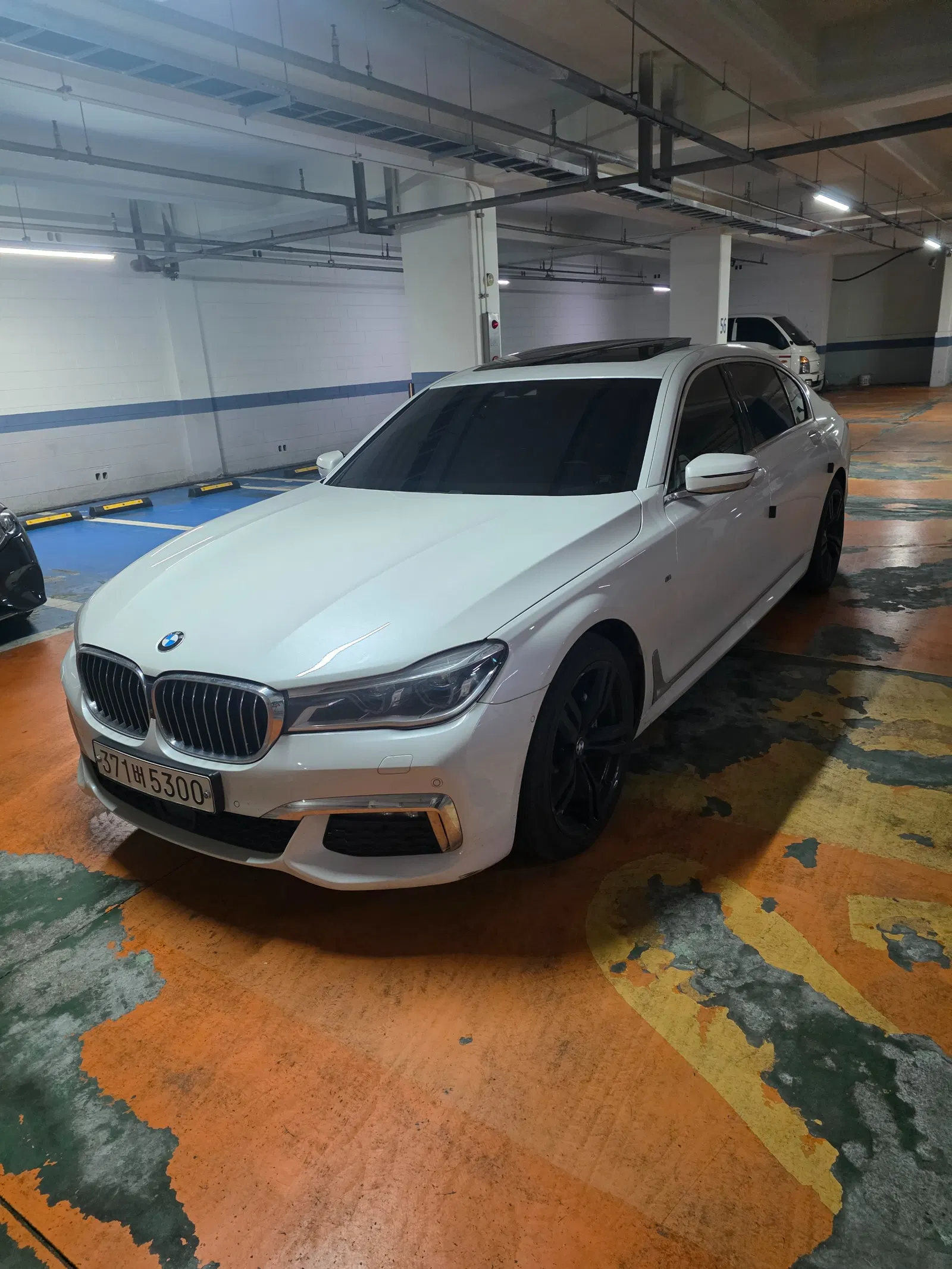 BMW Série 7 (G11) 730Ld xDrive M Sport 2018 — photo 1 sur 20