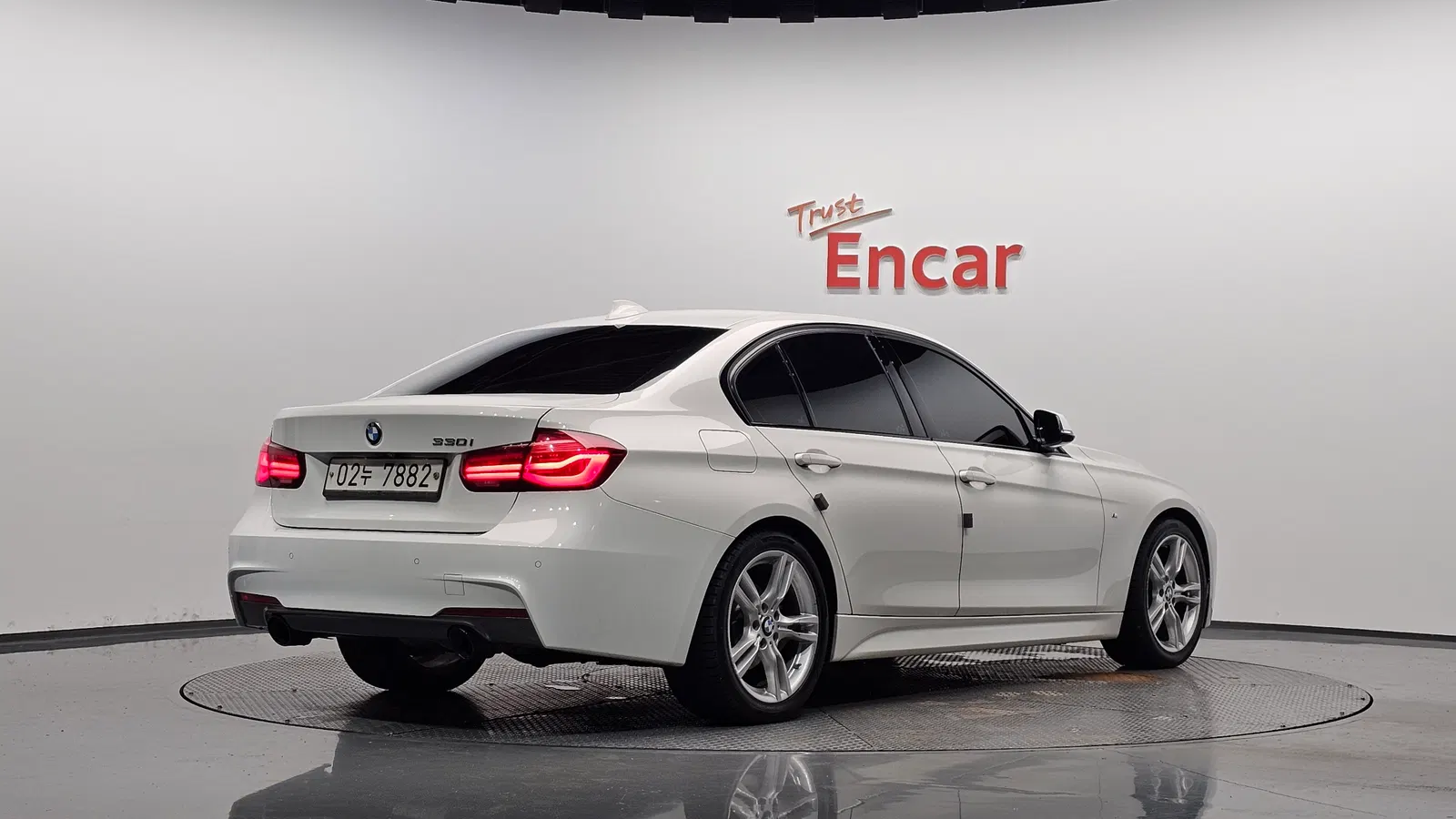 BMW Série 3 (F30) 330i M Sport Shadow 2018 — photo 1 sur 38