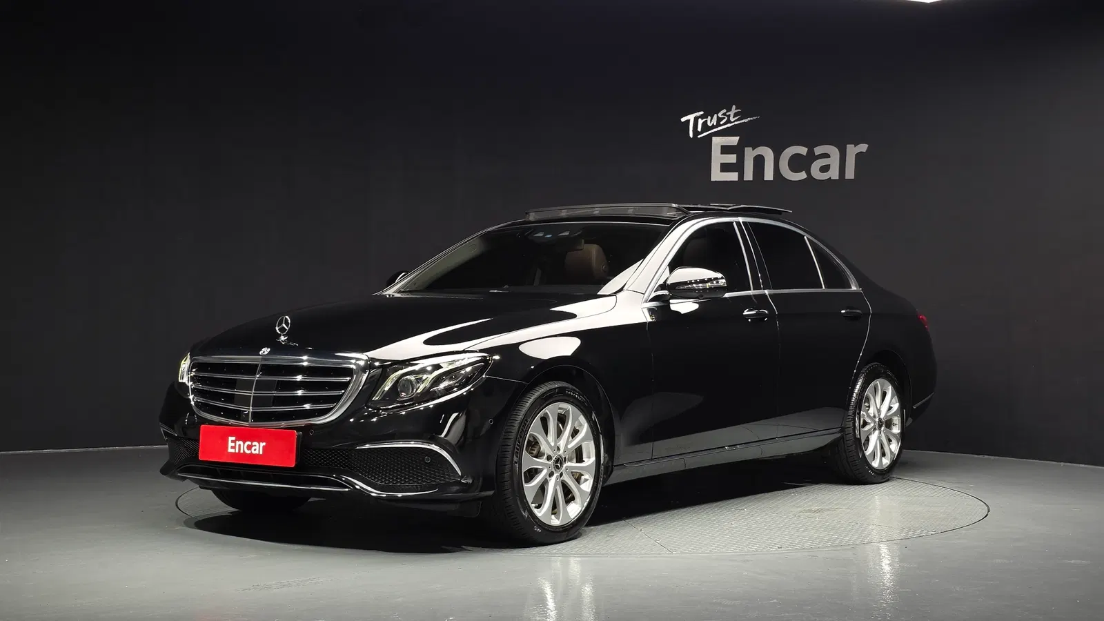 Mercedes-Benz Classe E E300 4MATIC Exclusive (W213) 2019 — photo 1 sur 20