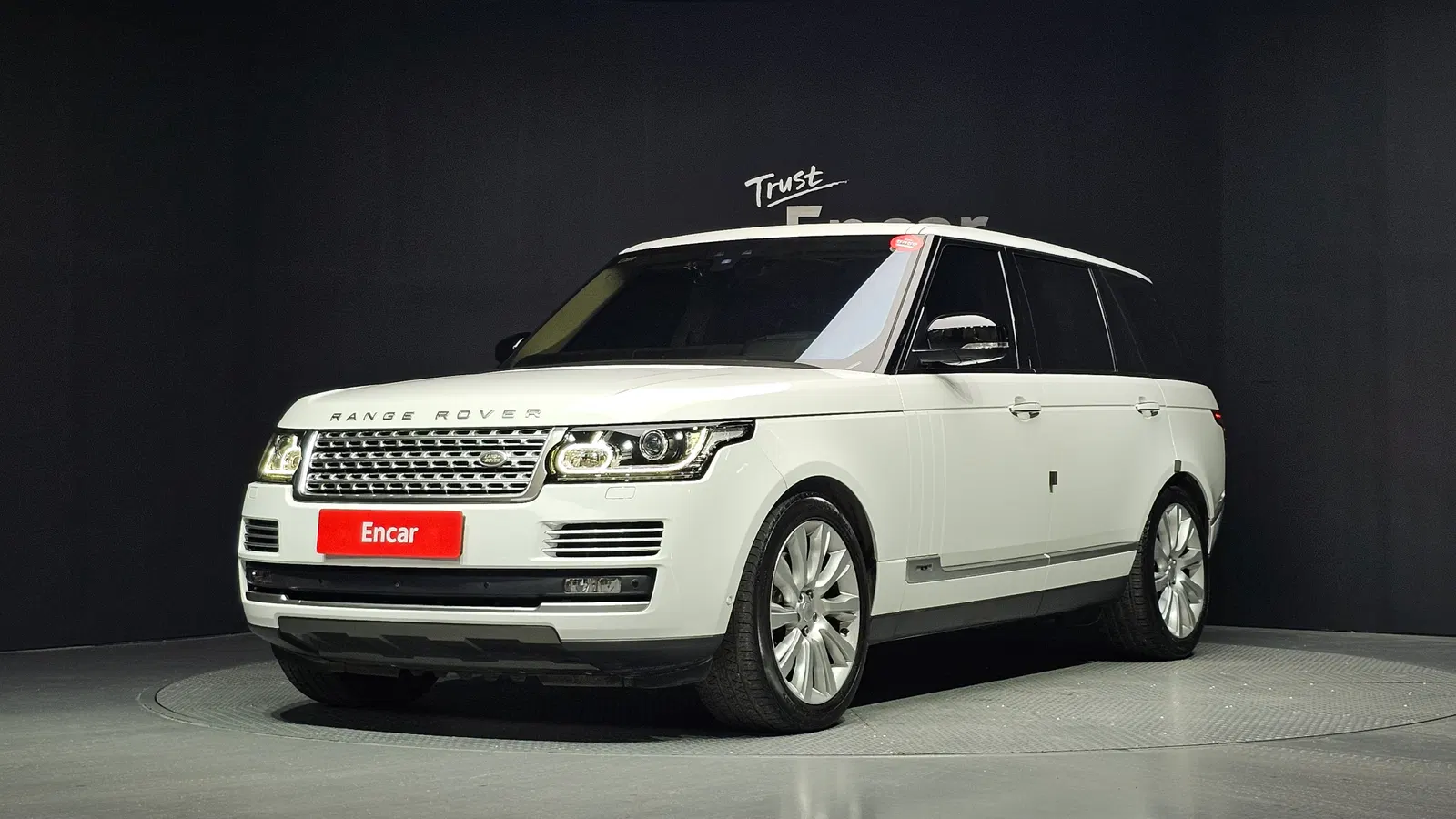 Land Rover Range Rover 4e génération 4.4 SDV8 Vogue SE LWB Diesel 2017 — photo 1 sur 35