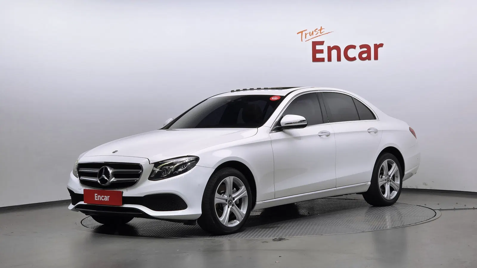 Mercedes-Benz Classe E E220d 4MATIC Avantgarde (W213) 2018 — photo 1 sur 20