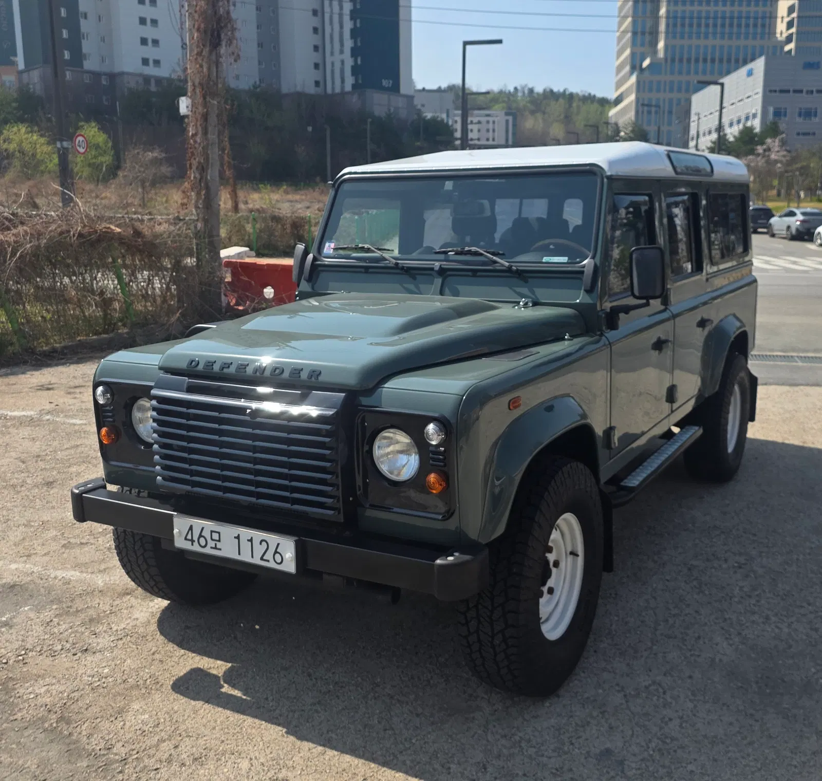 Land Rover Defender 110 2012 — photo 1 sur 22