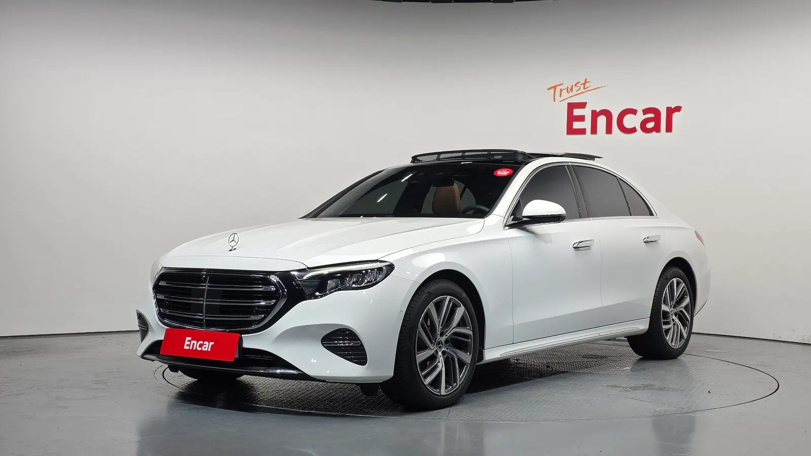 Mercedes-Benz Classe E E220d 4MATIC Exclusive (W214) 2025 — photo 1 sur 31