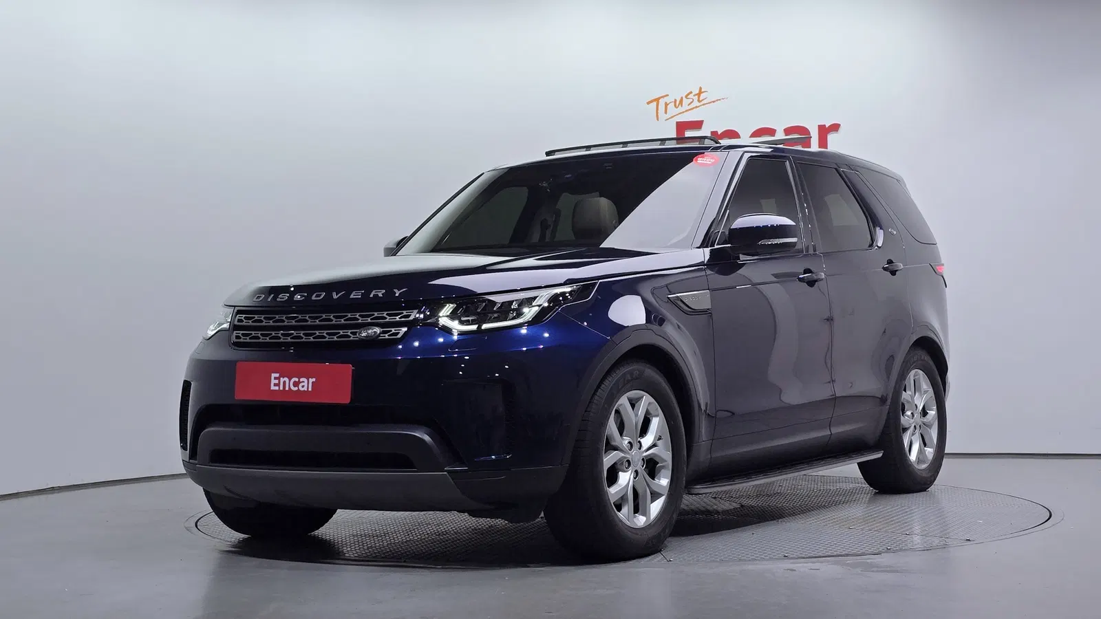 Land Rover Discovery 5 2.0 SD4 SE 2018 — photo 1 sur 32
