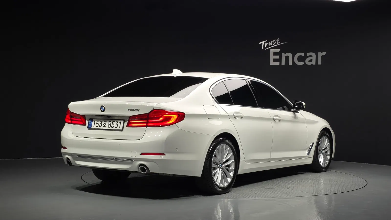 BMW Série 5 (G30) 530i Luxury Plus 2020 — photo 1 sur 38