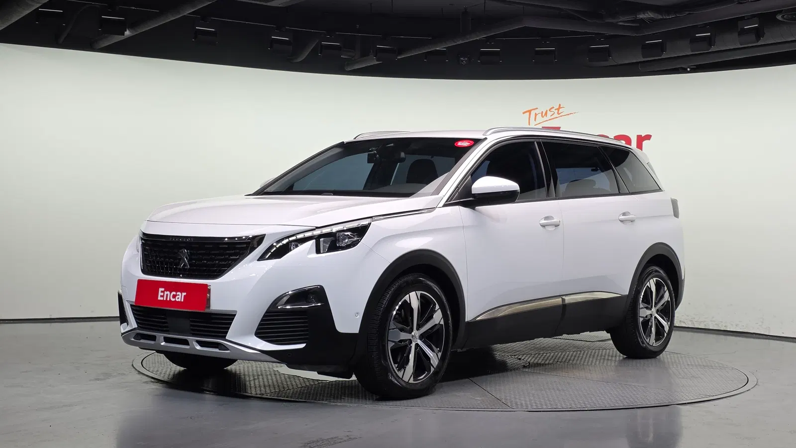 Peugeot 5008 2e génération 1.6 BlueHDi Allure 2018 — photo 1 sur 38