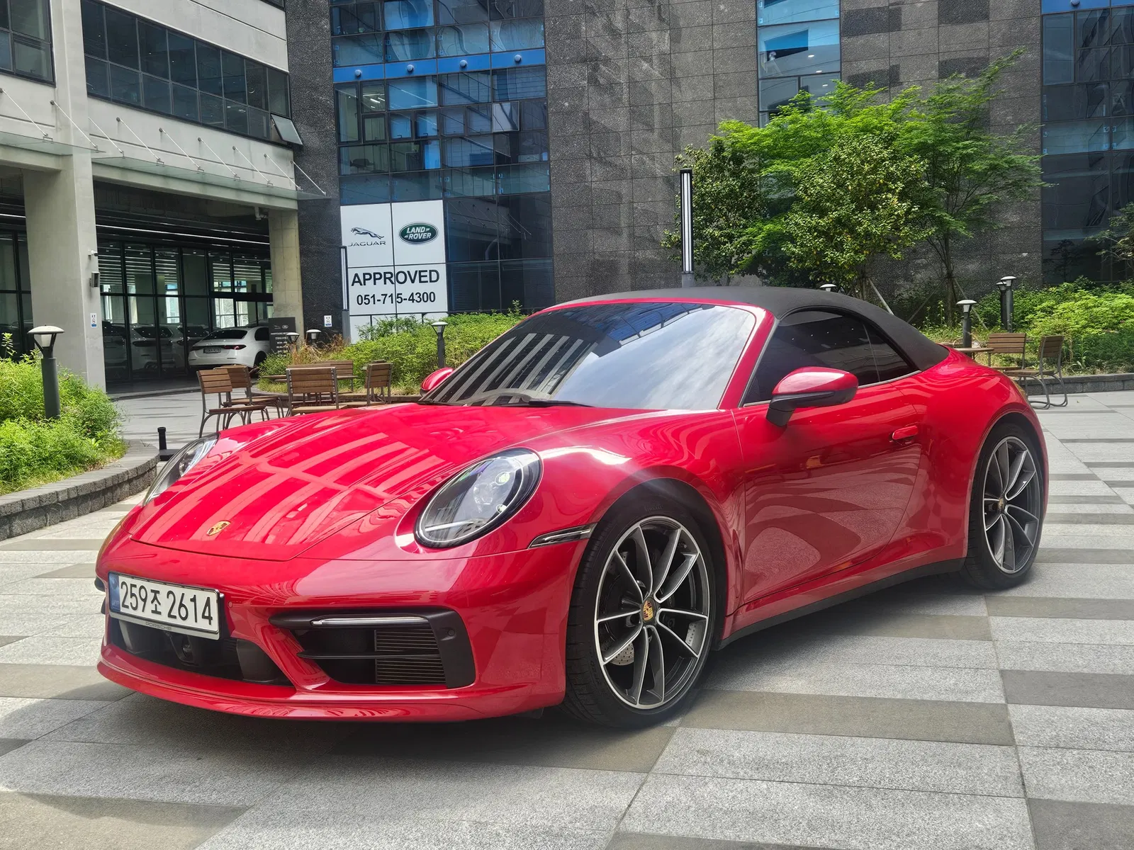 Porsche 911 (992) Carrera 4 Cabriolet 2023 — photo 1 sur 26