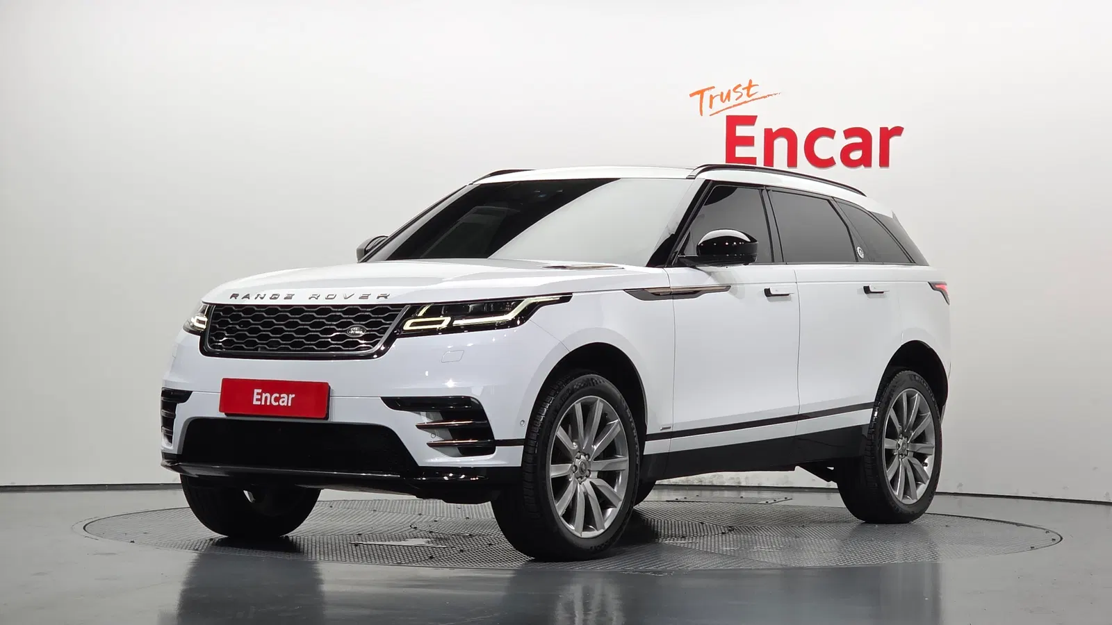 Land Rover Range Rover Velar 3.0 D300 R-Dynamic HSE 2019 — photo 1 sur 35