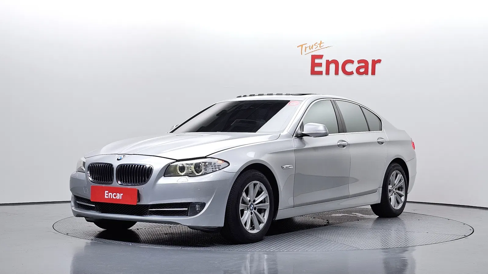 BMW Série 5 (F10) 520d 2013 — photo 1 sur 20
