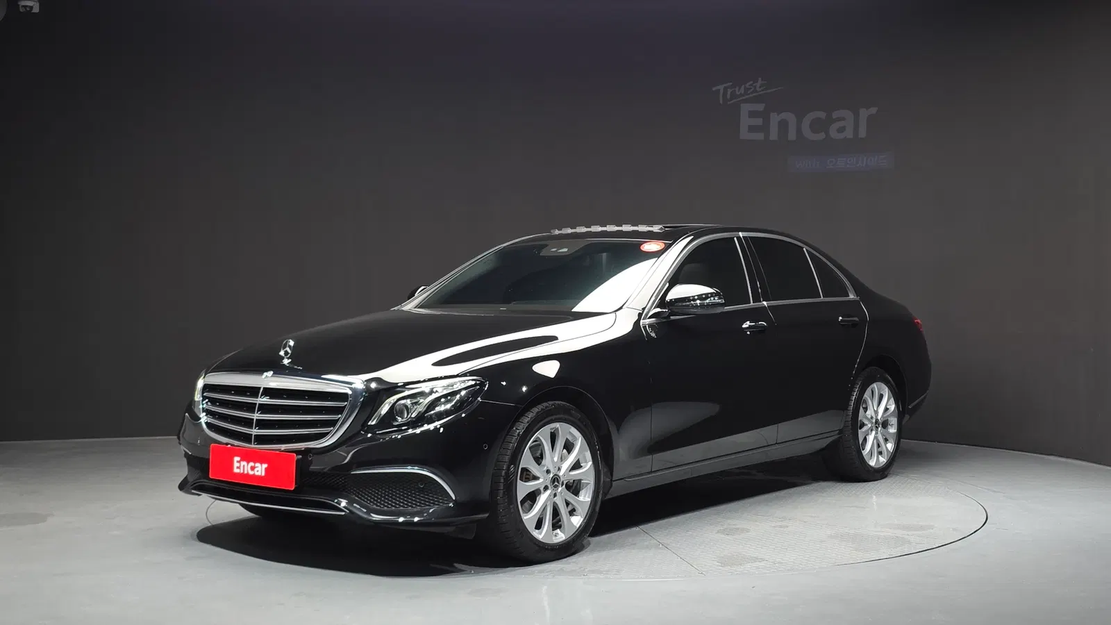 Mercedes-Benz Classe E E220d 4MATIC Exclusive (W213) 2020 — photo 1 sur 38
