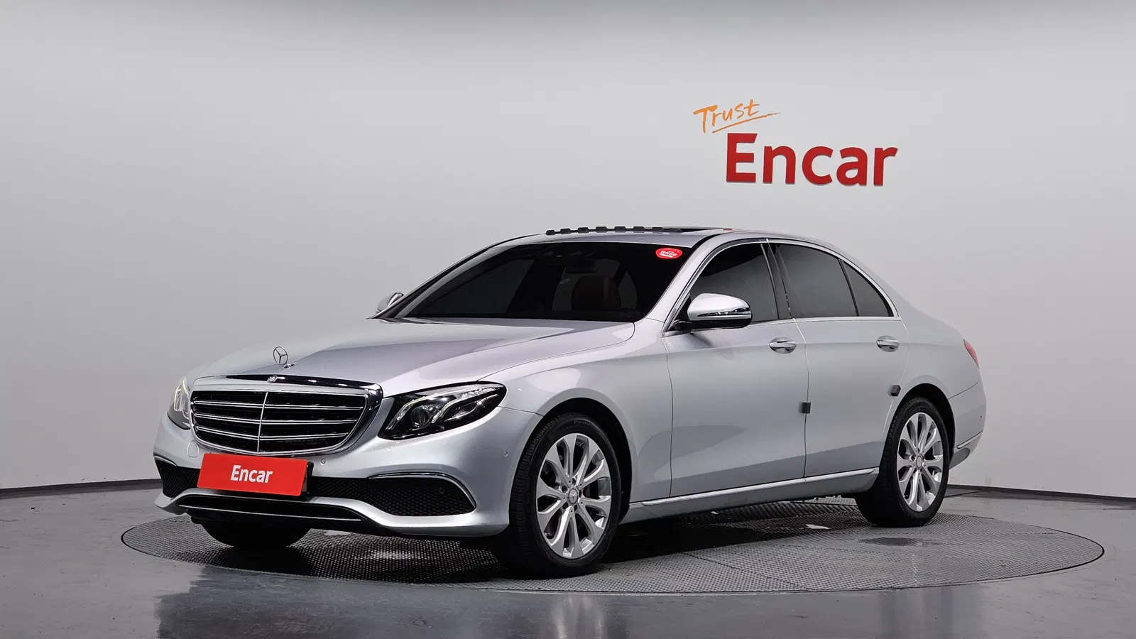 Mercedes-Benz Classe E E220d Exclusive (W213) 2017 — photo 1 sur 20