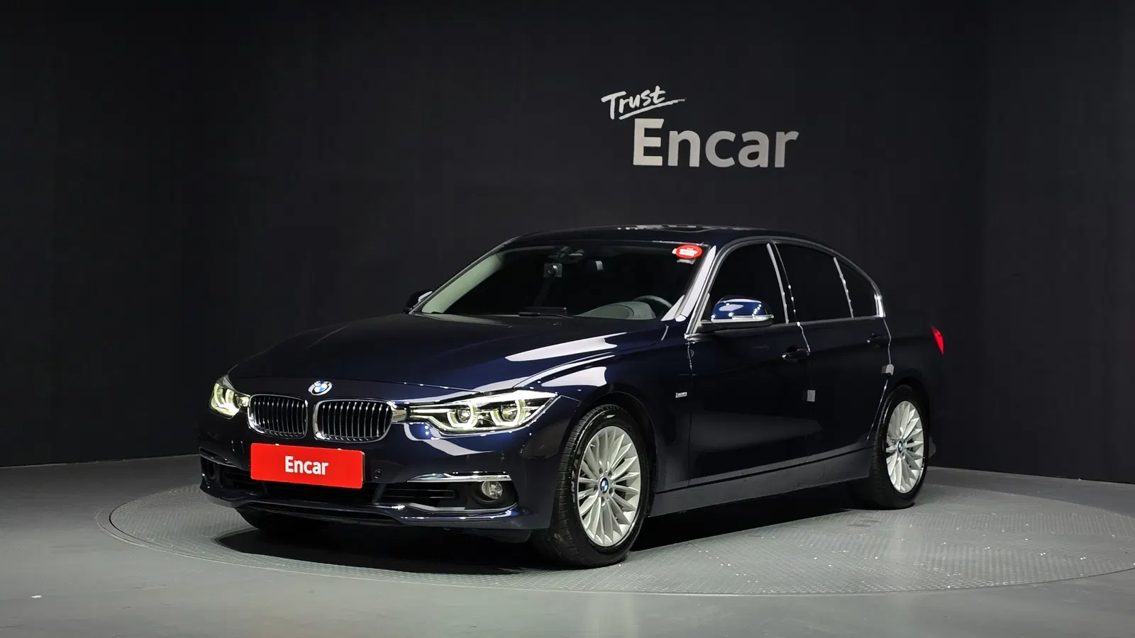 BMW Série 3 (F30) 320i Luxury 2017 — photo 1 sur 20