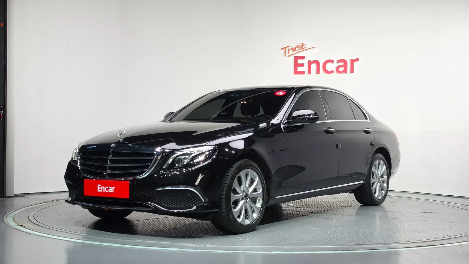 Mercedes-Benz Classe E E300 4MATIC Exclusive (W213) 2019 — photo 1 sur 34