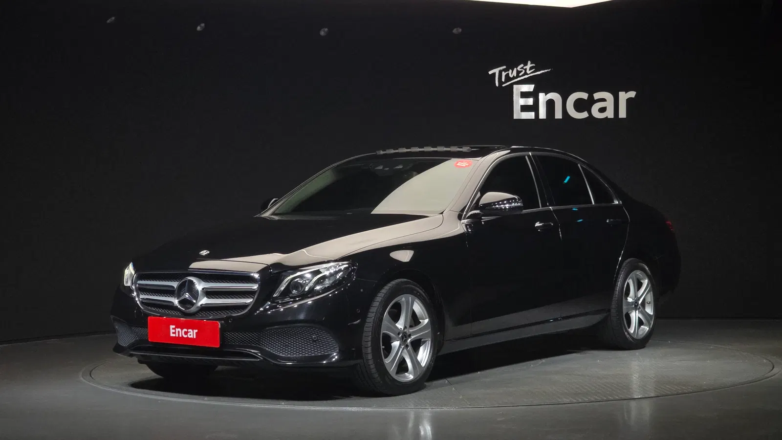 Mercedes-Benz Classe E E220d Avantgarde (W213) 2017 — photo 1 sur 20