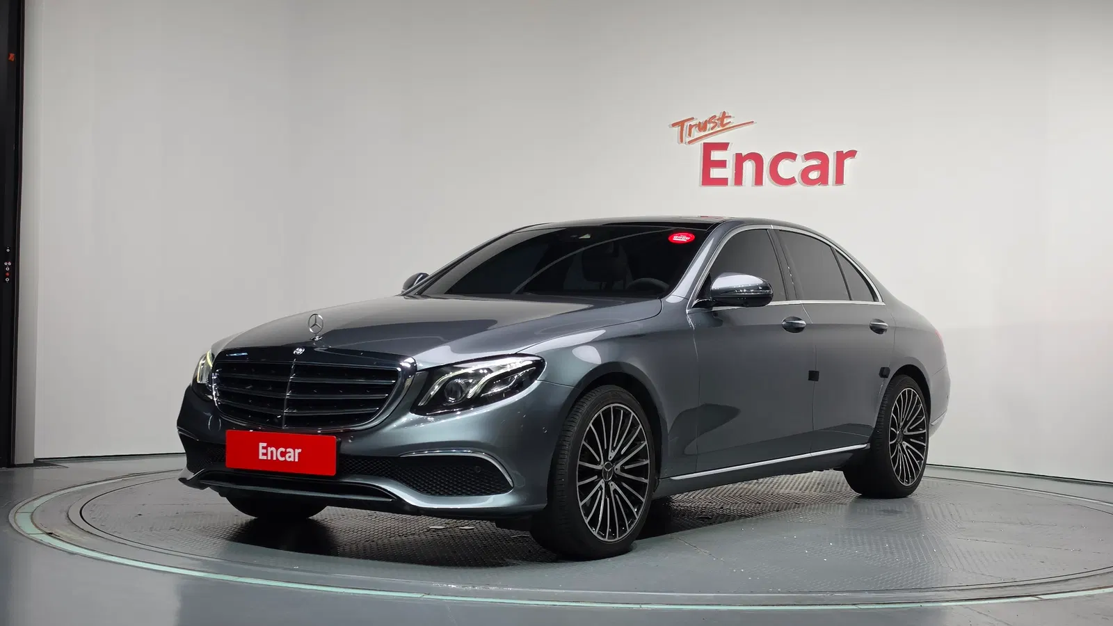 Mercedes-Benz Classe E E300 Exclusive (W213) 2017 — photo 1 sur 20