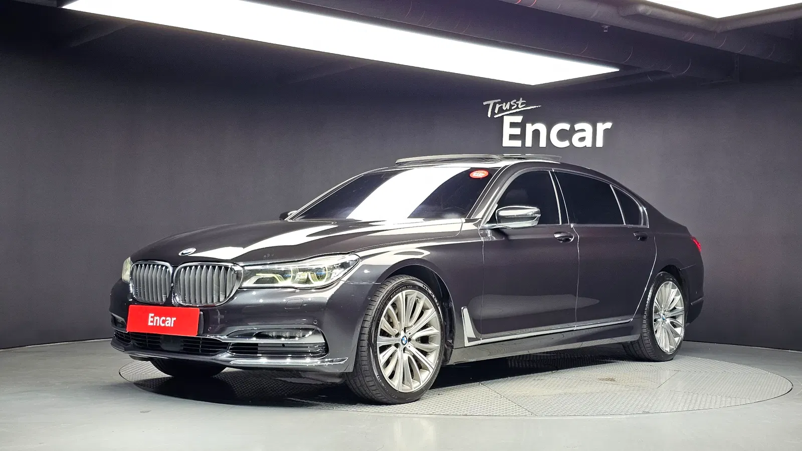 BMW Série 7 (G11) 750Li xDrive 2016 — photo 1 sur 26
