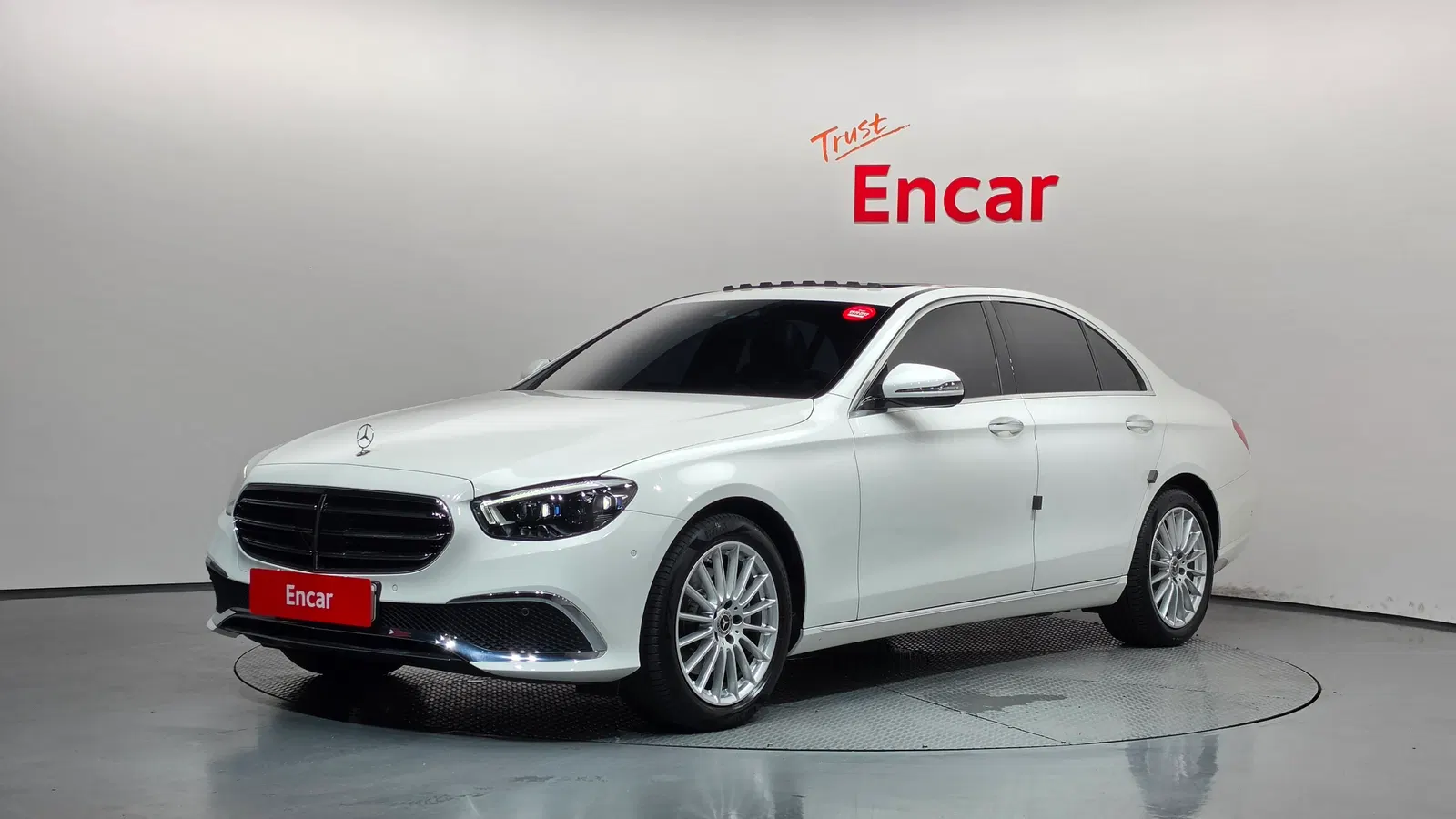 Mercedes-Benz Classe E E250 Exclusive (W213) 2021 — photo 1 sur 35