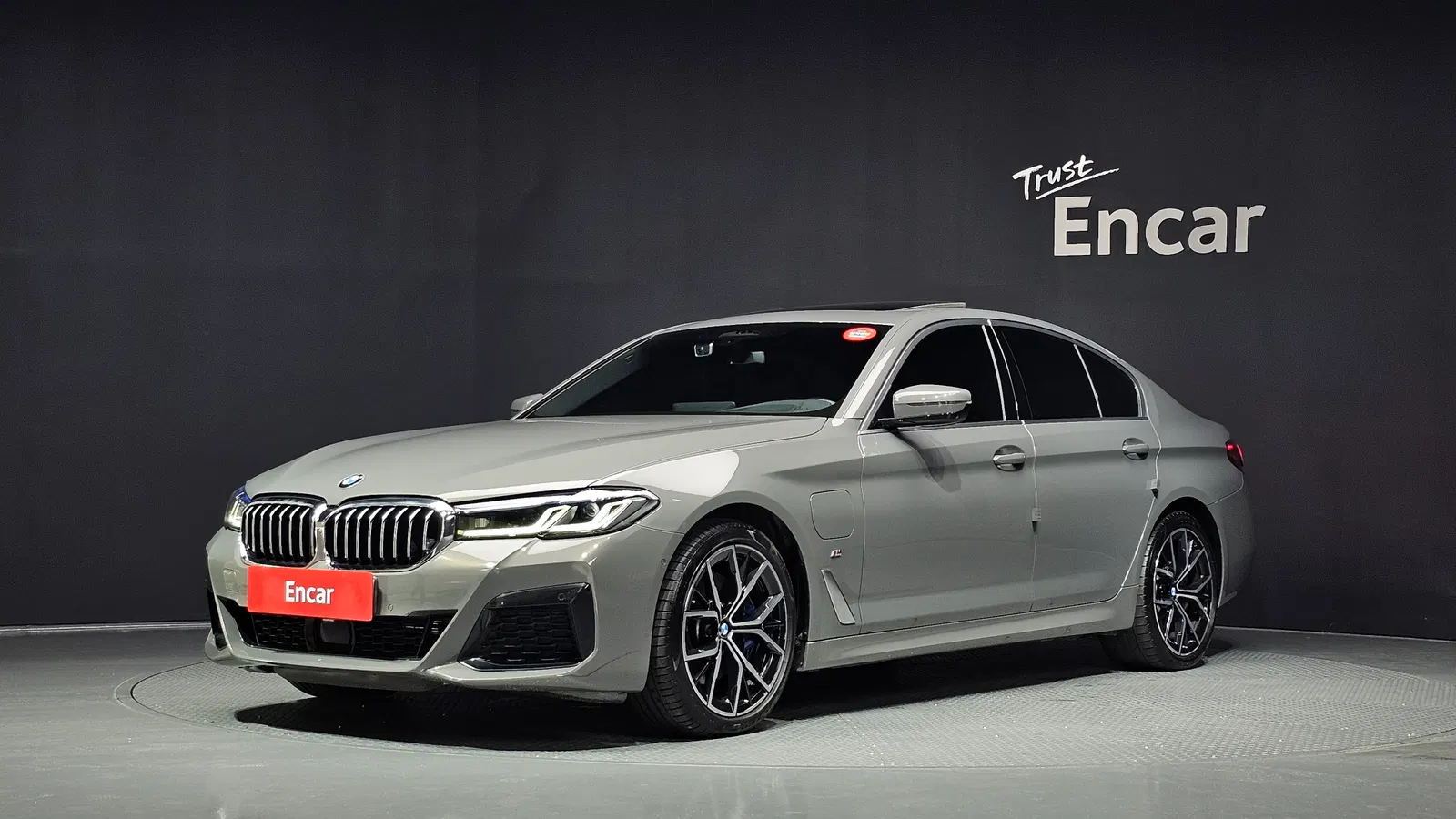 BMW Série 5 (G30) 530e M Sport 2021 — photo 1 sur 33