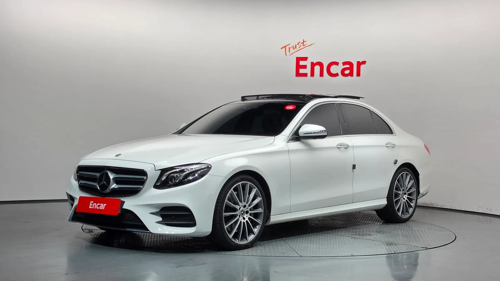 Mercedes-Benz Classe E AMG Line · E350 4MATIC (W213) 2019 — photo 1 sur 35