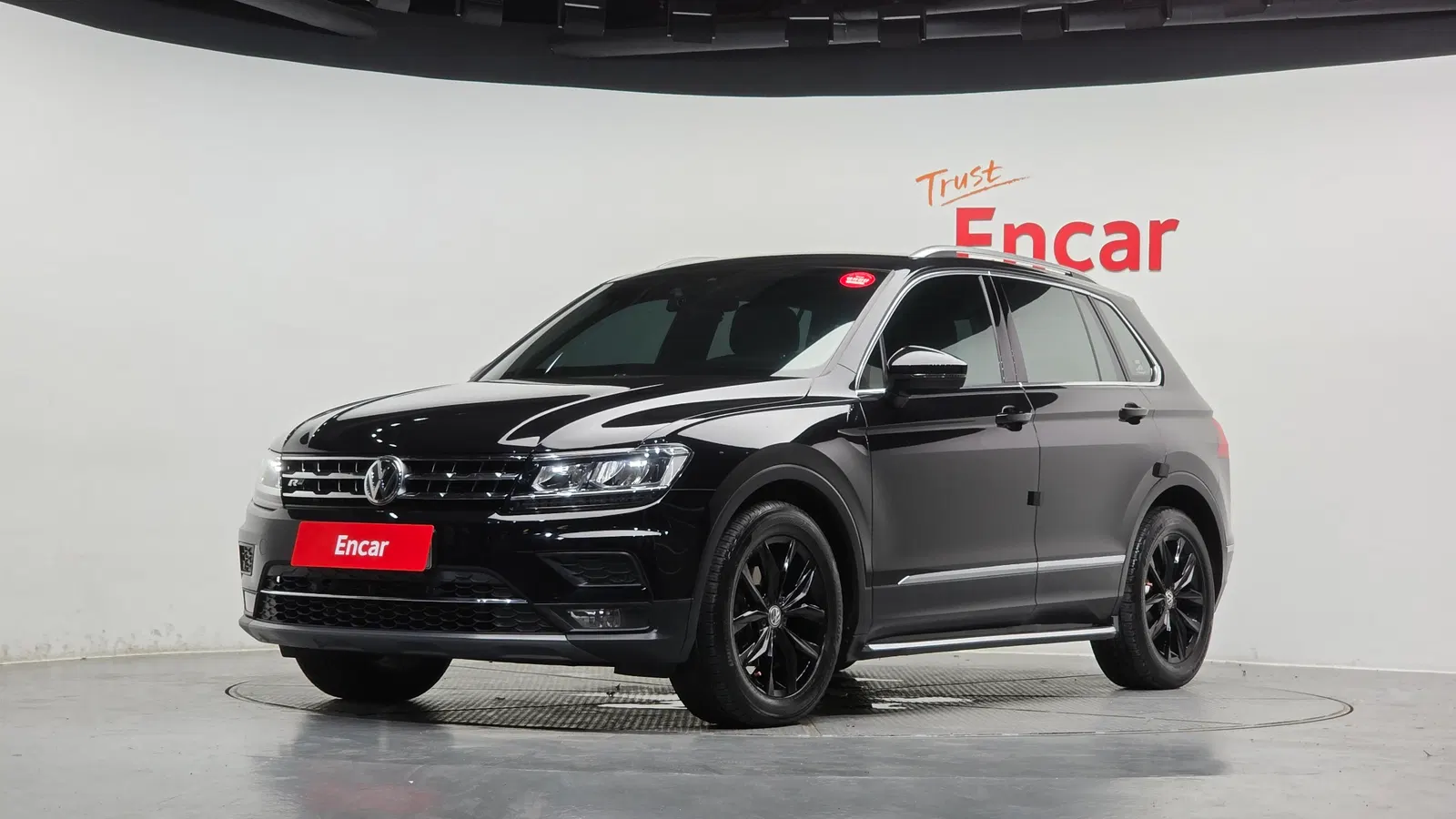 Volkswagen Tiguan 2e génération 2.0 TDI Premium 2018 — photo 1 sur 40