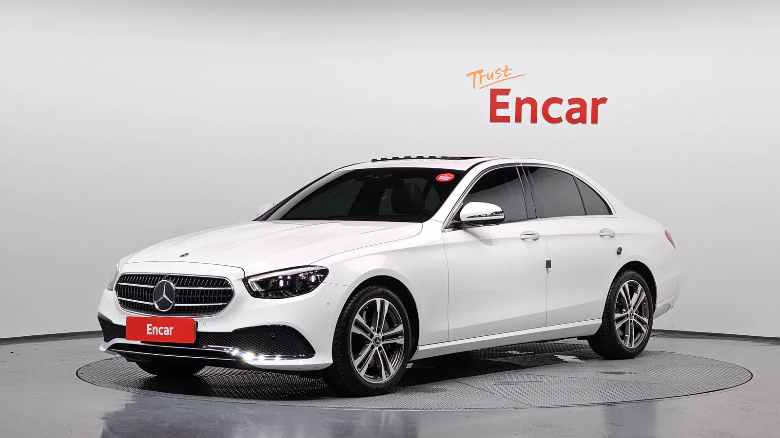 Mercedes-Benz Classe E E350 4MATIC Avantgarde (W213) 2021 — photo 1 sur 37