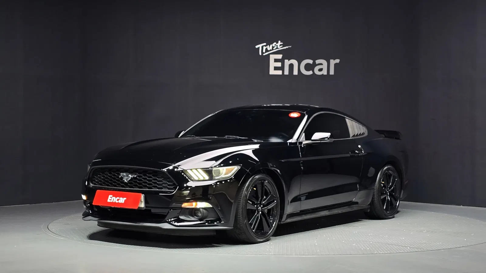 Ford Mustang Coupé 2017 — photo 1 sur 20