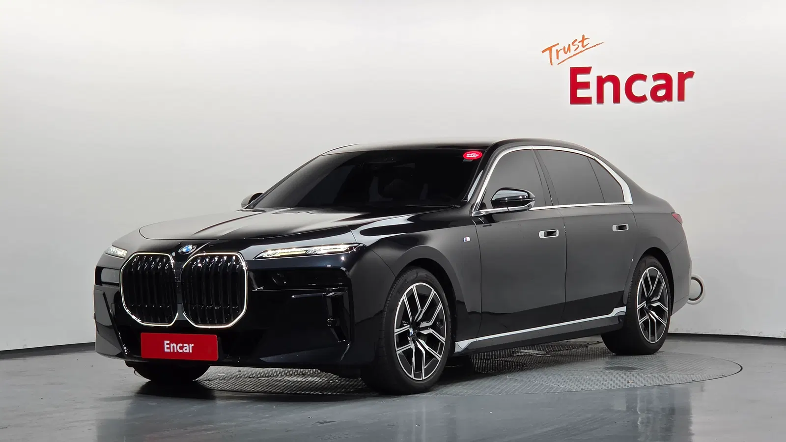 BMW Série 7 (G70) 740i sDrive M Sport 2023 — photo 1 sur 26
