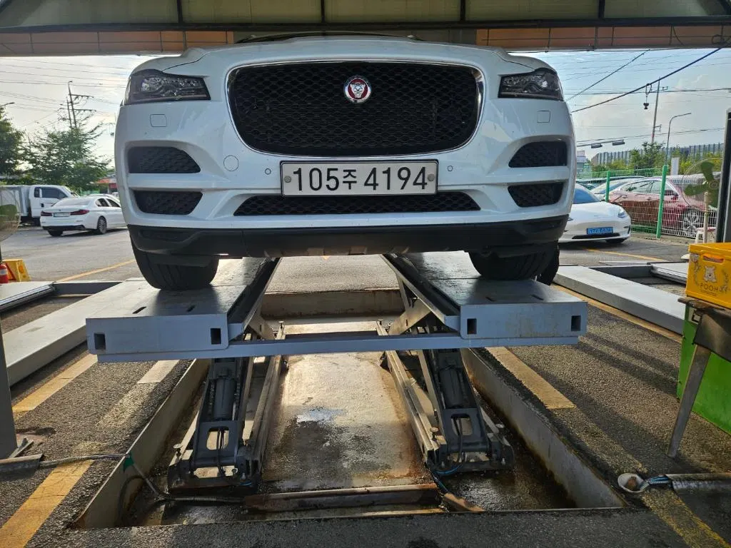 Jaguar F-PACE 20d Prestige 2019 — photo 1 sur 26