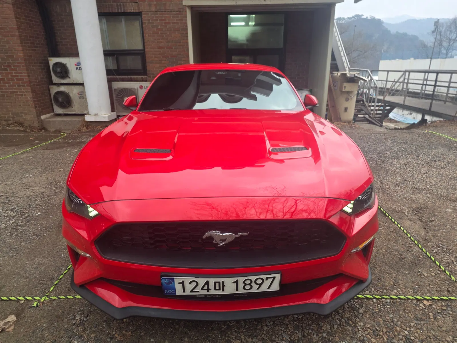 Ford Mustang Coupé 2021 — photo 1 sur 12