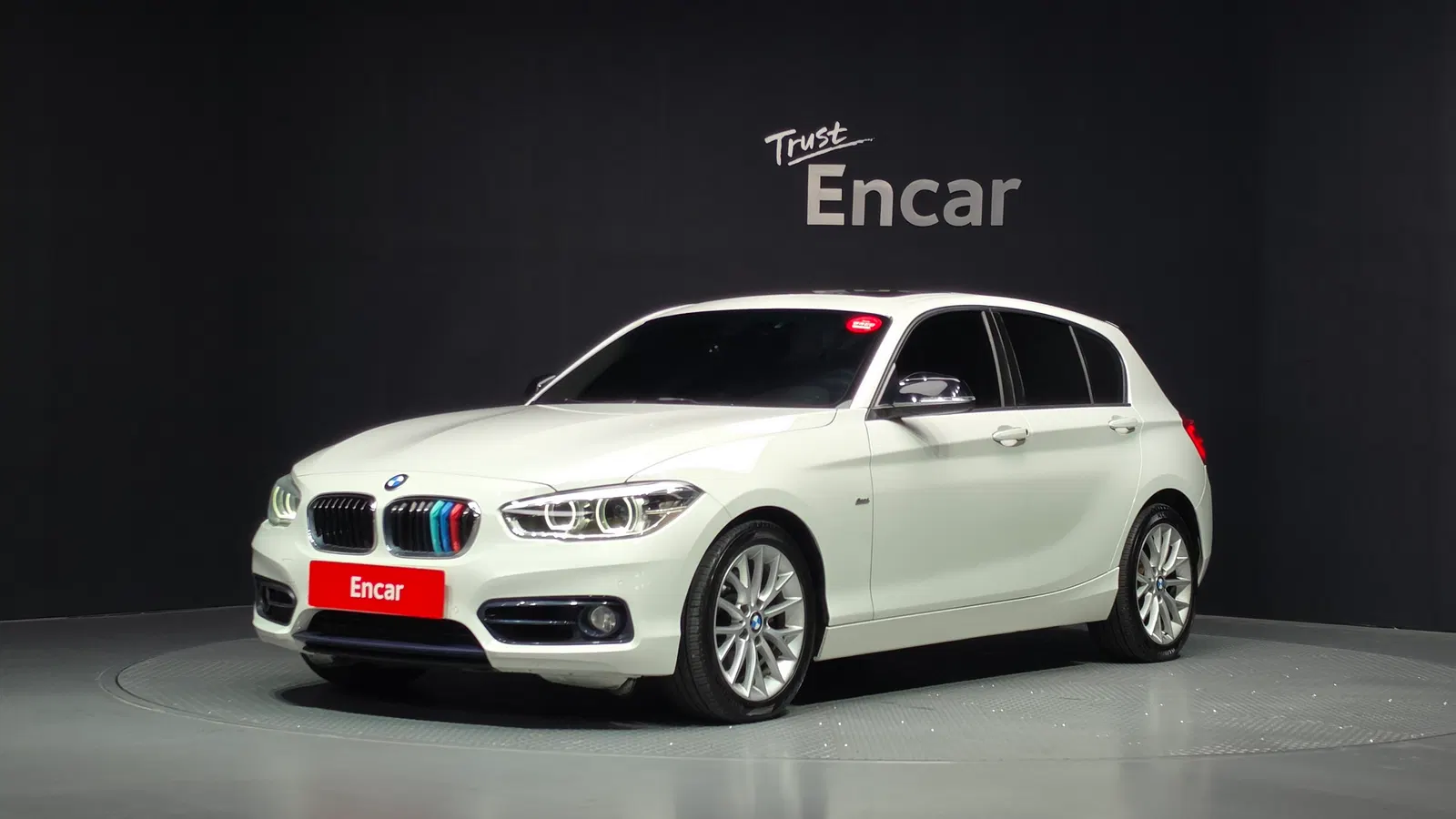 BMW Série 1 (F20) 118d Sport 5 portes 2016 — photo 1 sur 26