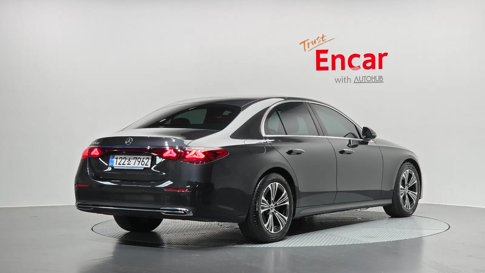 Mercedes-Benz Classe E E200 Avantgarde (W214) 2025 — photo 1 sur 33