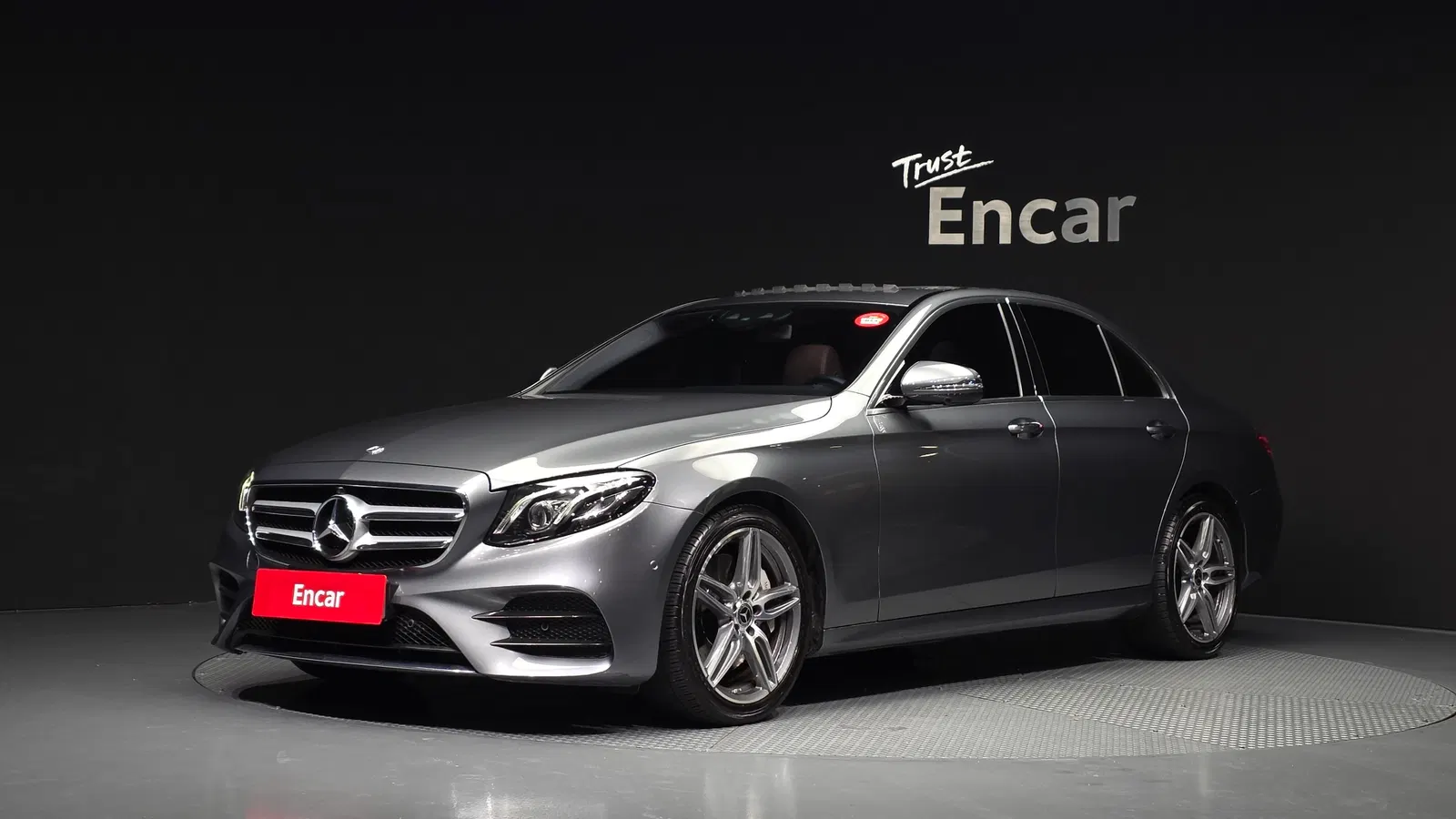 Mercedes-Benz Classe E AMG Line · E300 (W213) 2018 — photo 1 sur 20
