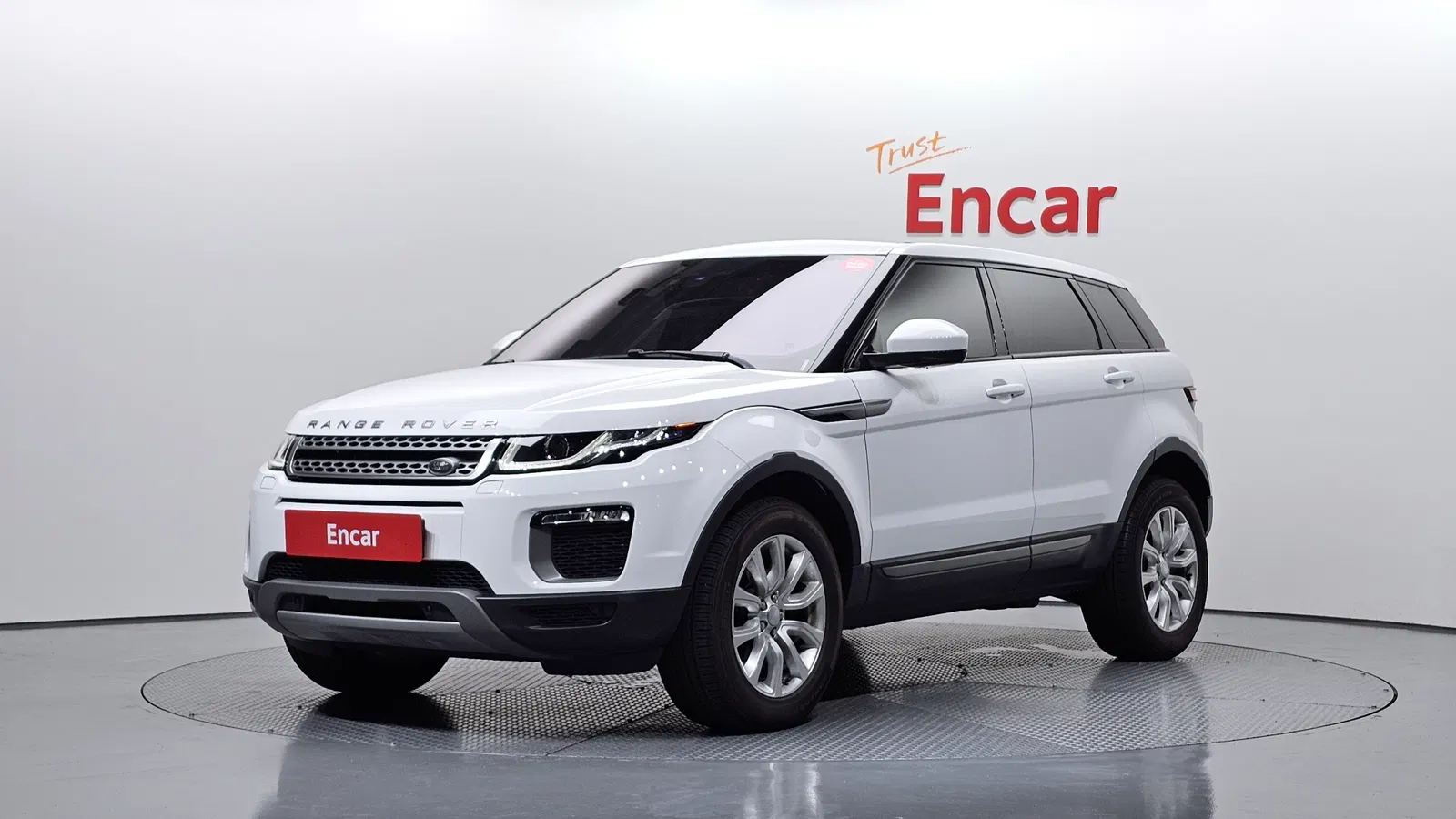 Land Rover Range Rover Evoque 2.0 TD4 SE 2017 — photo 1 sur 20