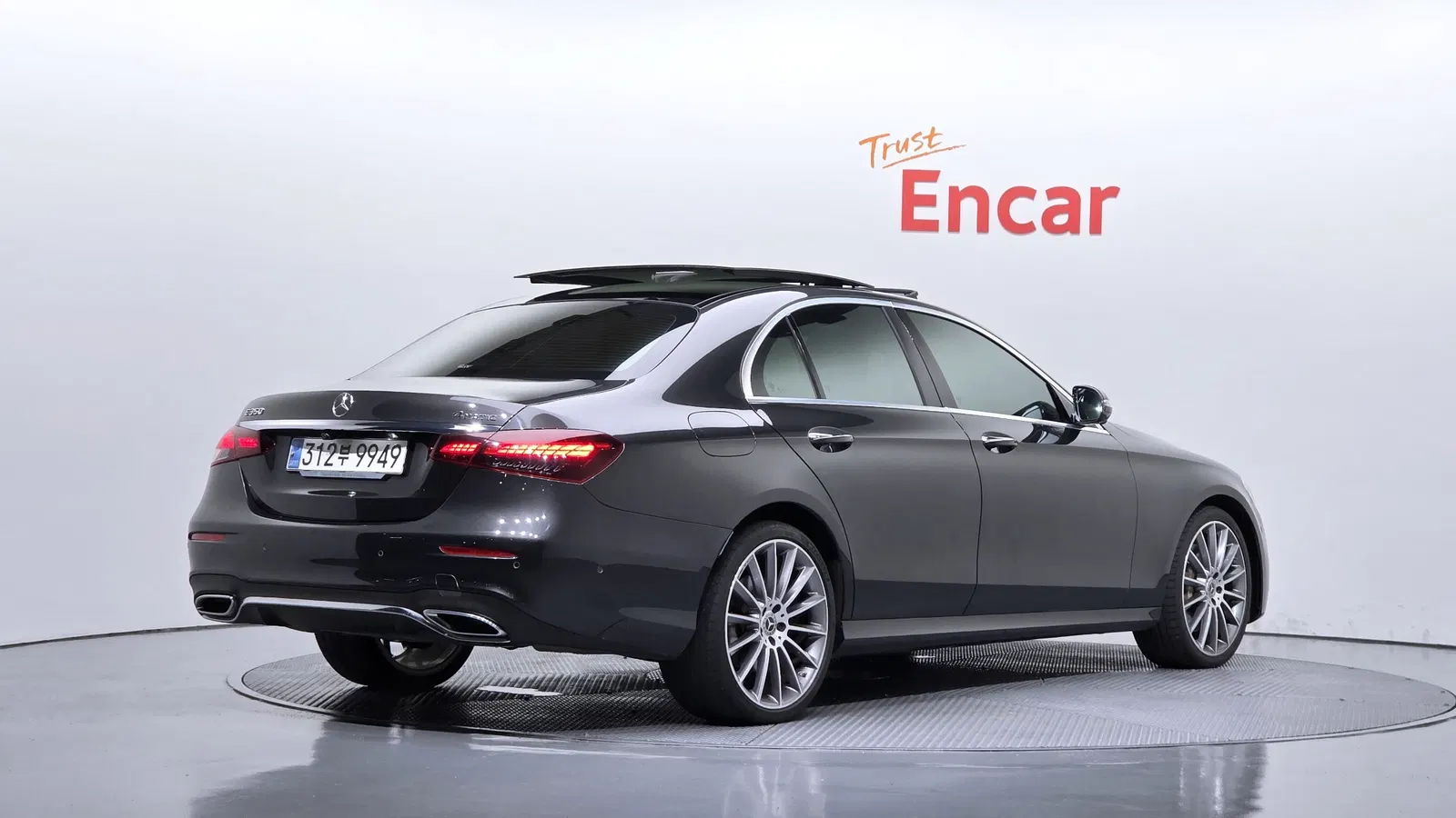 Mercedes-Benz Classe E AMG Line · E350 4MATIC (W213) 2021 — photo 1 sur 34