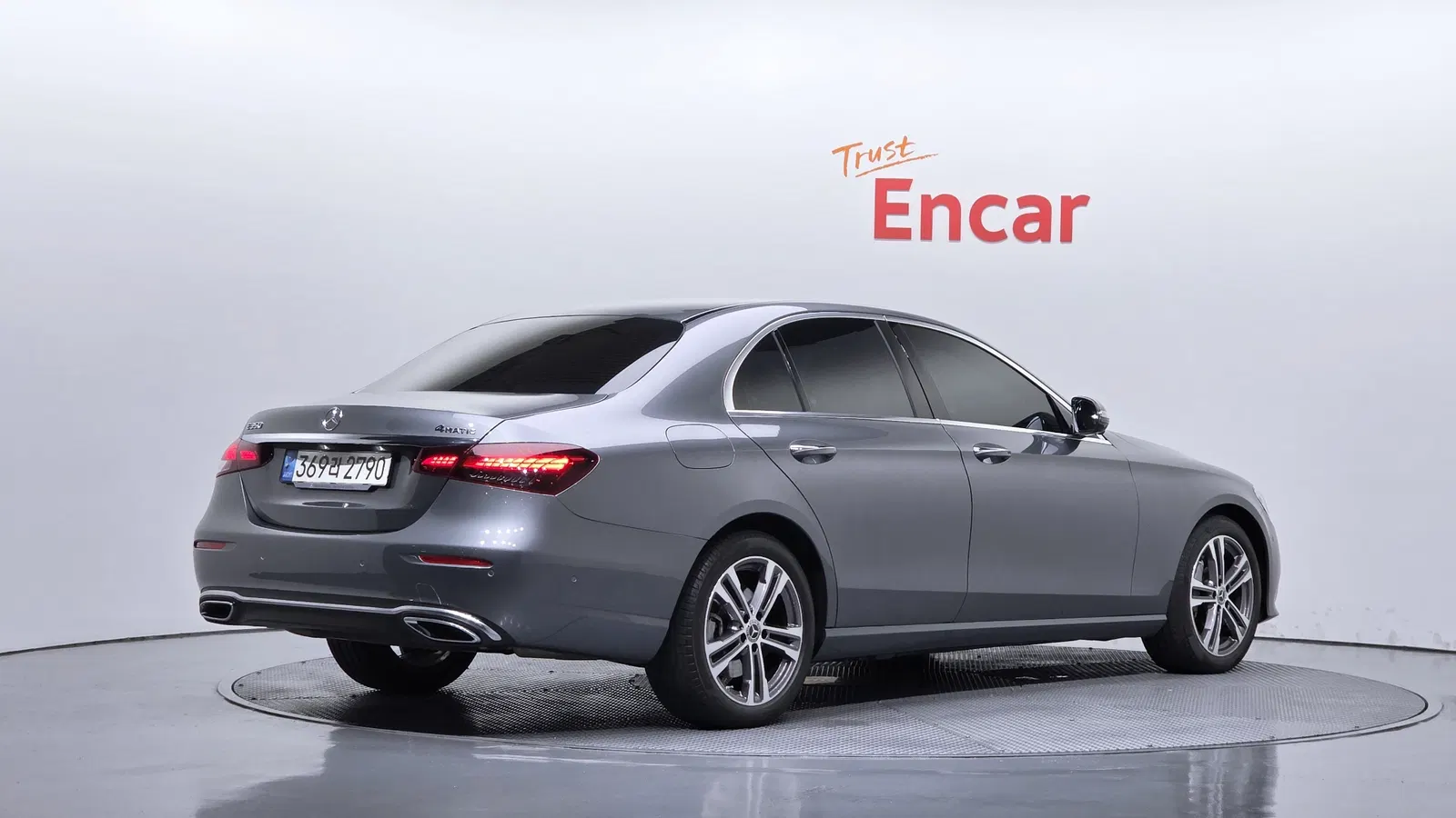 Mercedes-Benz Classe E E350 4MATIC Avantgarde (W213) 2021 — photo 1 sur 32