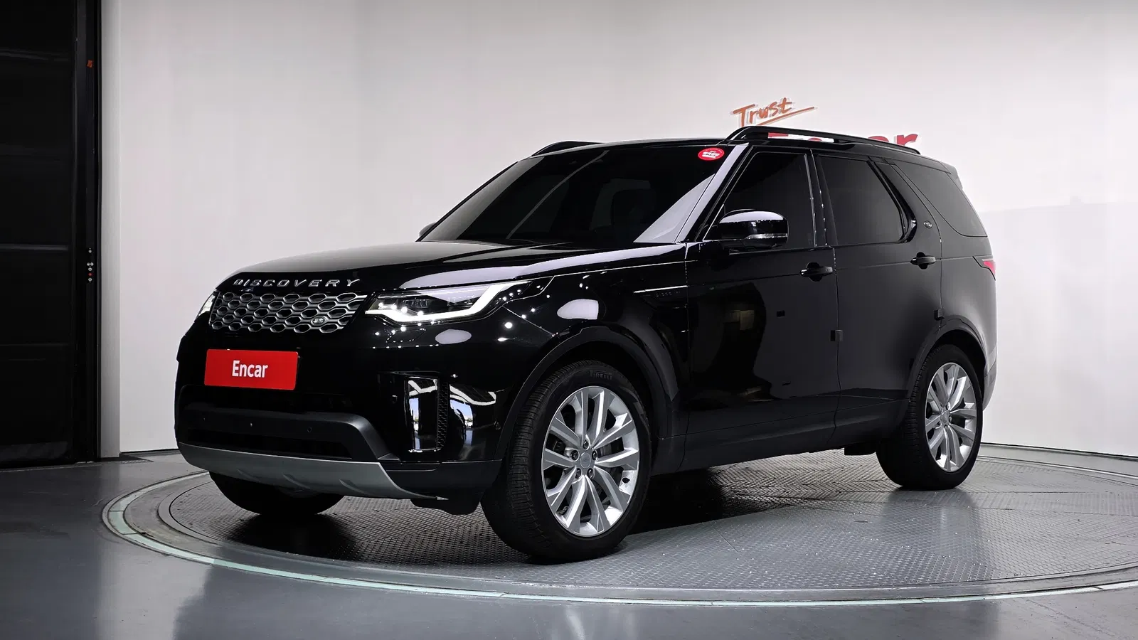 Land Rover Discovery 5 D250 SE 2023 — photo 1 sur 31