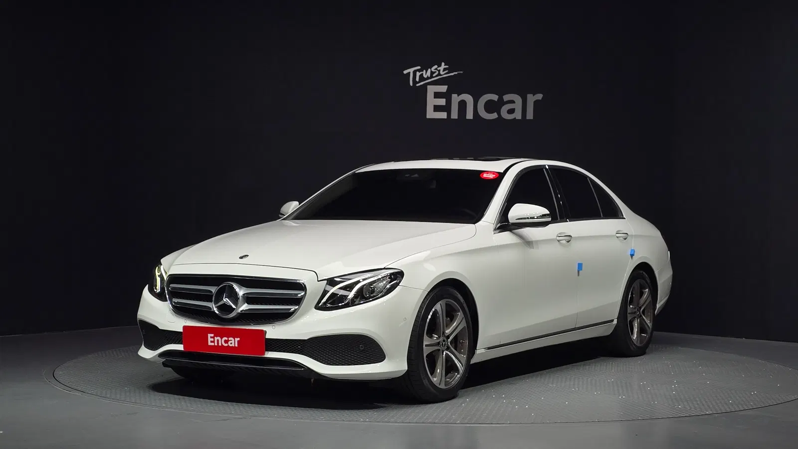 Mercedes-Benz Classe E E300 Avantgarde (W213) 2019 — photo 1 sur 31