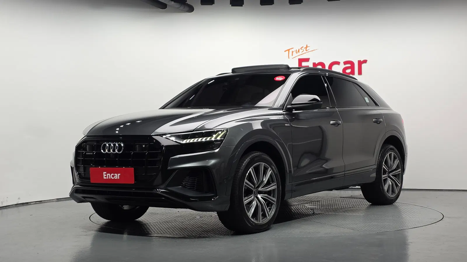 Audi Q8 (4M) 55 TFSI Quattro Premium 2021 — photo 1 sur 31