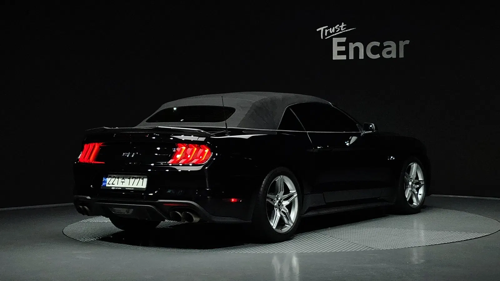 Ford Mustang GT Convertible 2020 — photo 1 sur 32