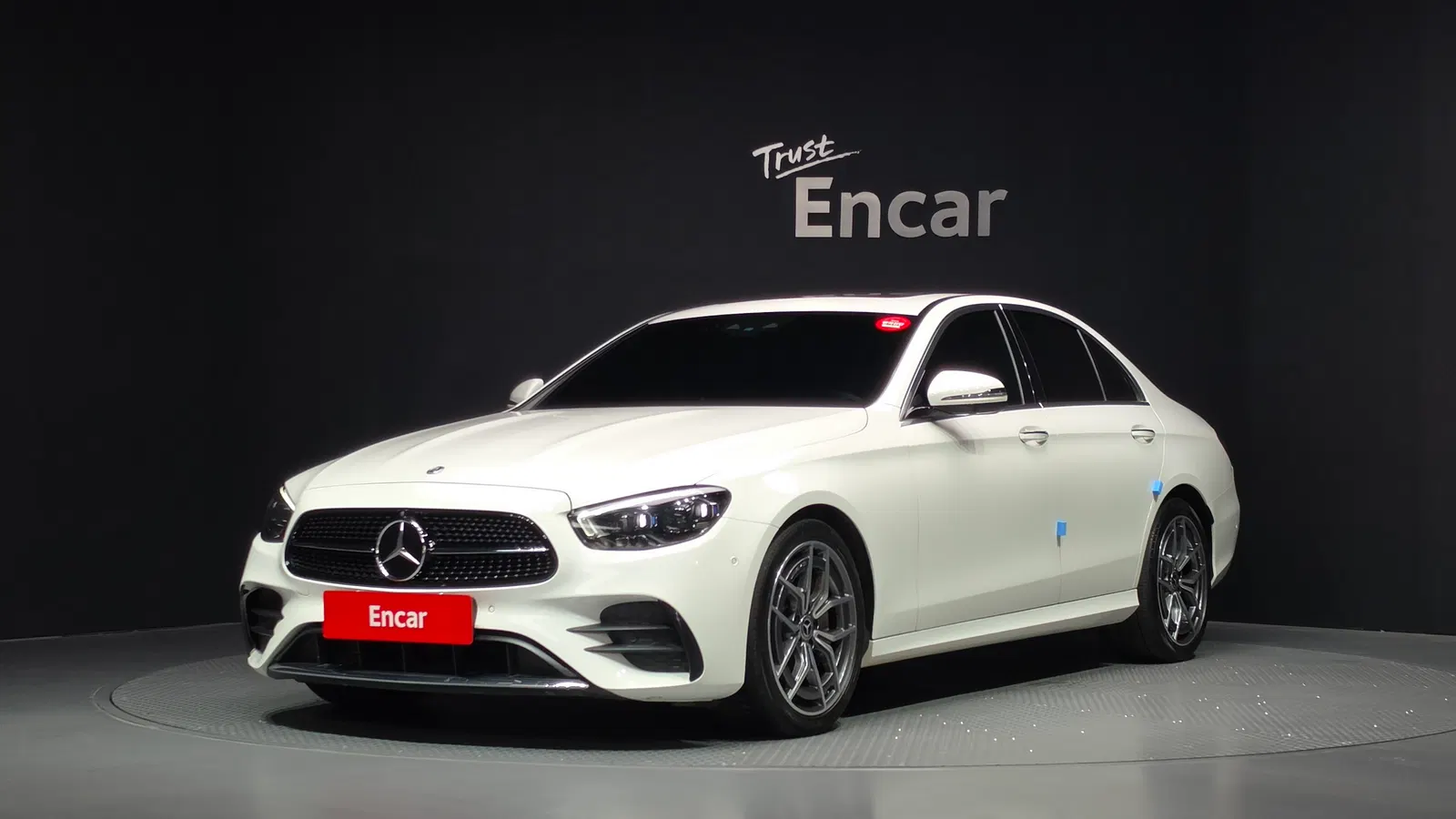 Mercedes-Benz Classe E AMG Line · E220d 4MATIC (W213) 2022 — photo 1 sur 35