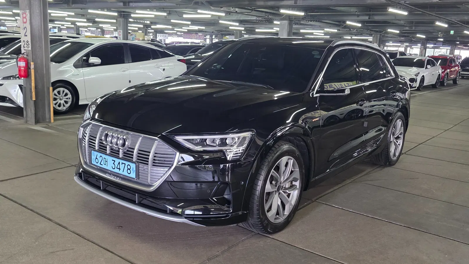 Audi e-tron 55 Quattro 2023 — photo 1 sur 26