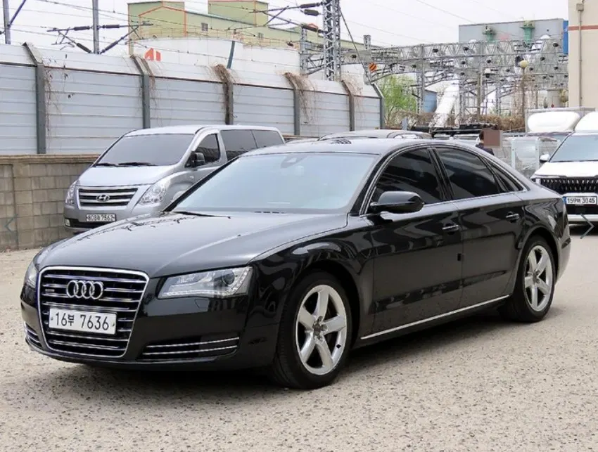 Audi A8 3.0 TFSI Quattro 2011 — photo 1 sur 26