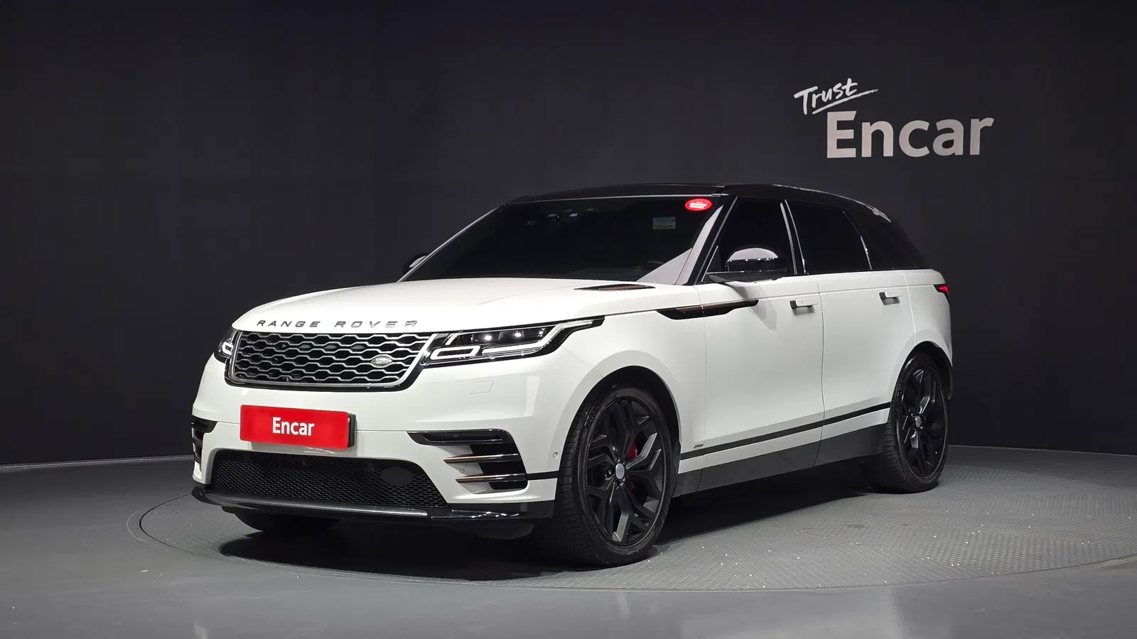 Land Rover Range Rover Velar 3.0 D300 R-Dynamic HSE 2018 — photo 1 sur 26