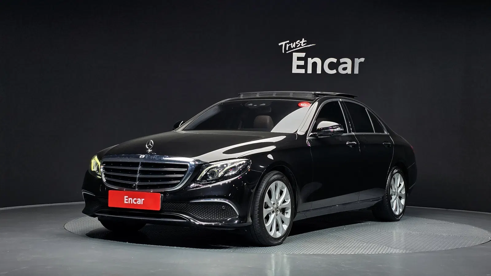 Mercedes-Benz Classe E E300 Exclusive (W213) 2019 — photo 1 sur 26